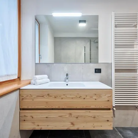Ampezzo's New&modern Family Flat Apartman