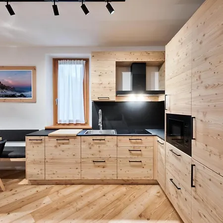 Ampezzo's New&modern Family Flat